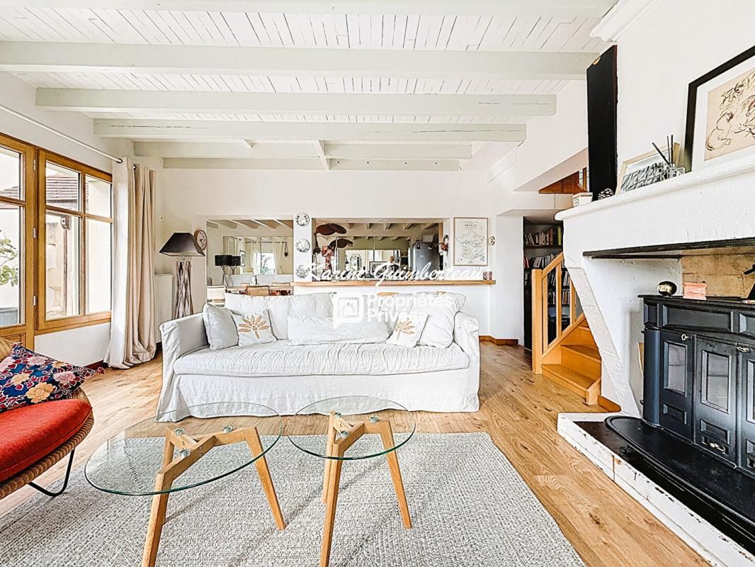 Maison en pierre avec vue, 4 chambres, garage, jardin