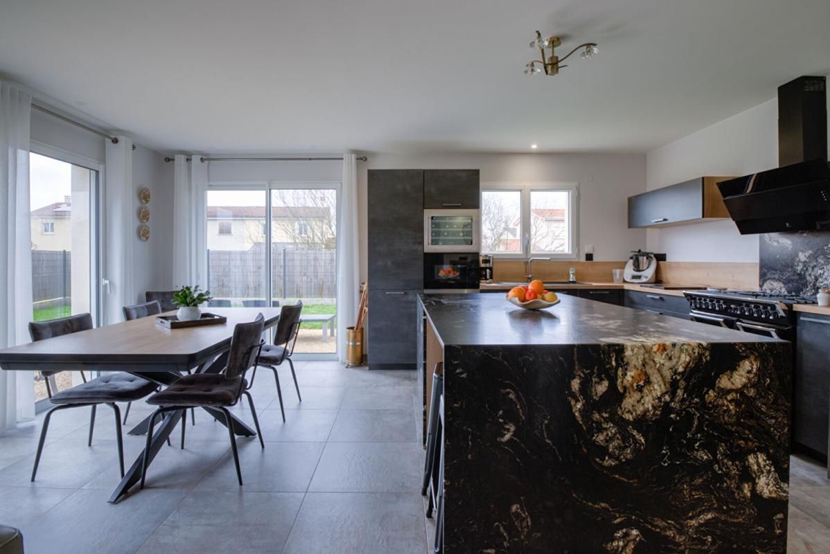 SERVAS Villa contemporaine de 2022 : Prestations soignées et confort 4