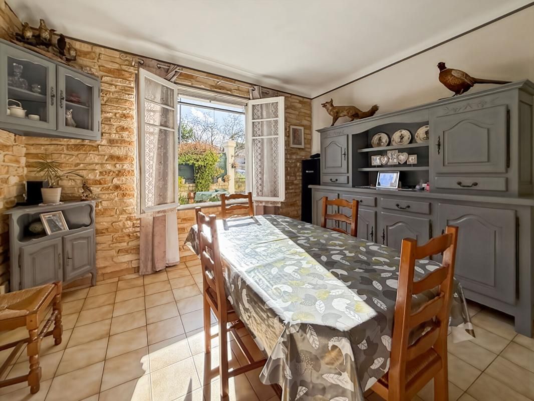 EYRAGUES À VENDRE - MAISON DE VILLAGE  - EYRAGUES 2