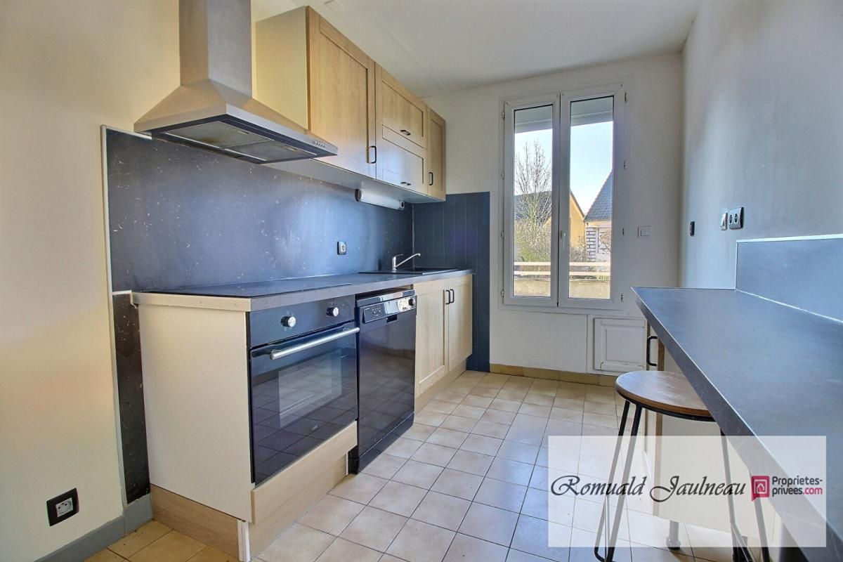 SOURS Maison de bourg à Sours 2