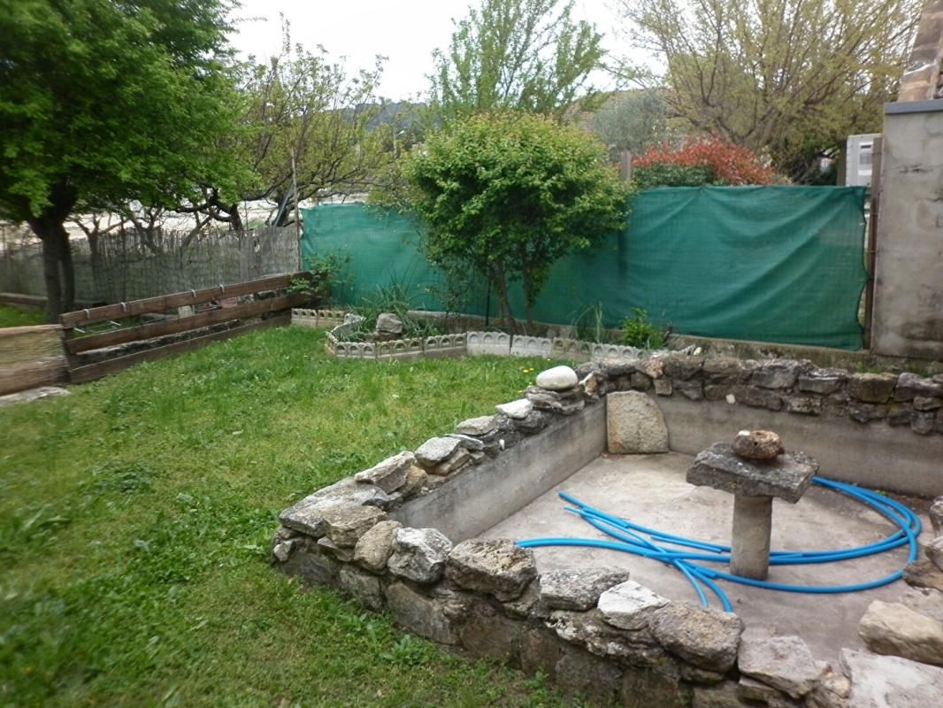 VALREAS Maison  de ville avec jardin 4