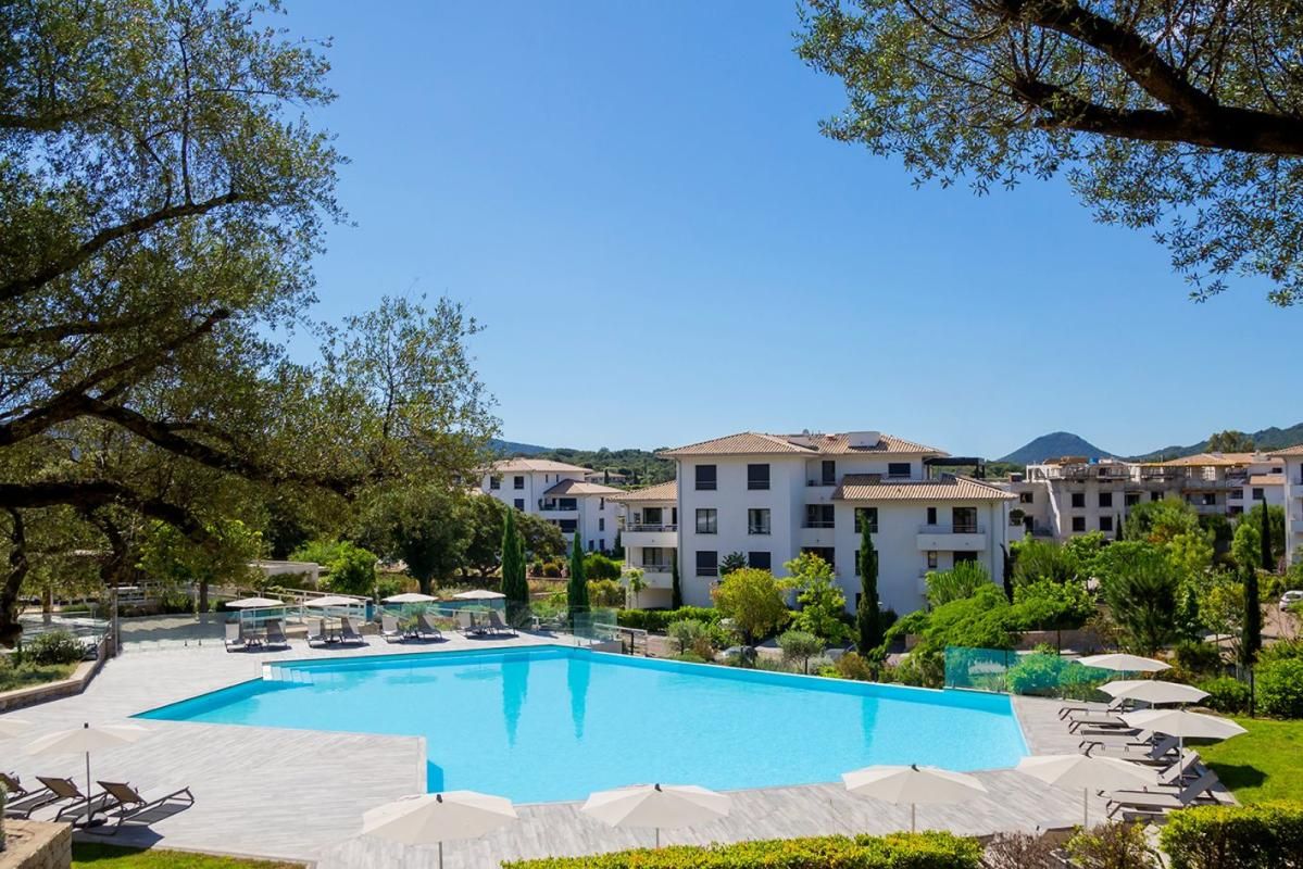 Appartement avec jardin dans un domaine privé à Porto-Vecchio