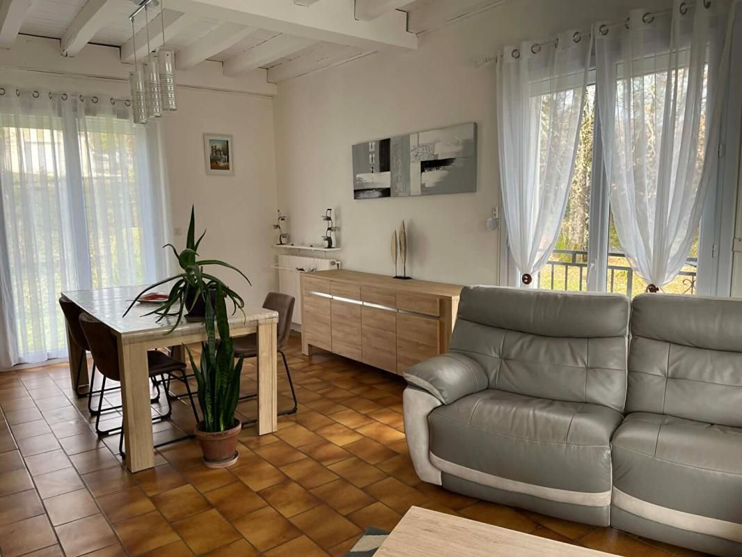 CHATEAU-L'EVEQUE Maison Château L'Evêque 116 m2  avec grand jardin 2