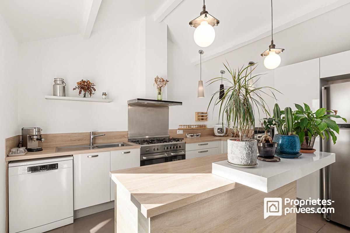 PEYMEINADE Maison individuelle avec piscine et dépendances - à pied du village de Peymeinade 2