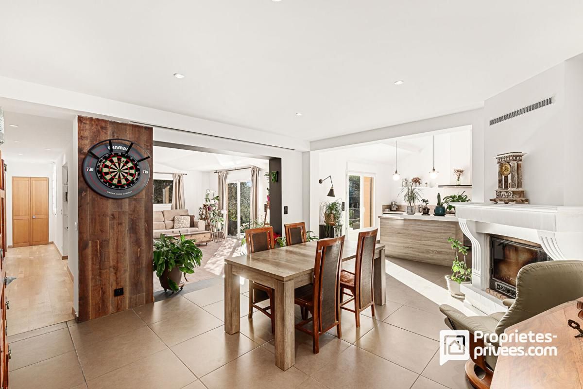 PEYMEINADE Maison individuelle avec piscine et dépendances - à pied du village de Peymeinade 3