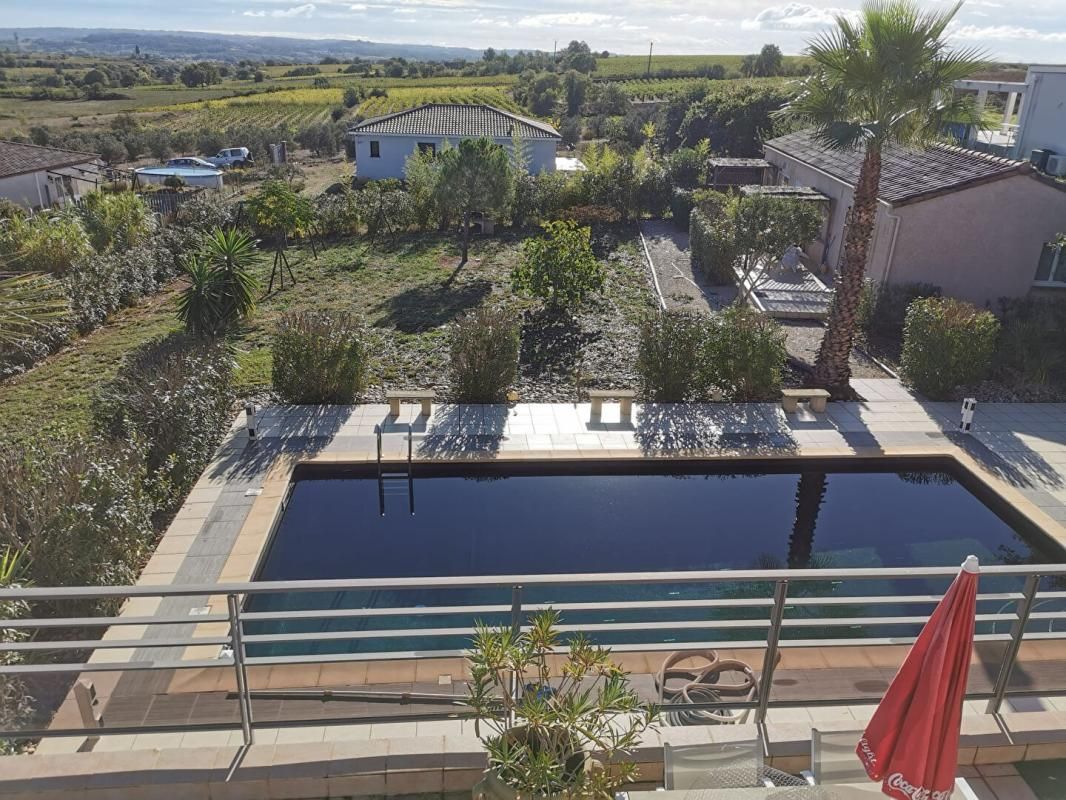 ADISSAN Villa  exeptionnelle avec potentiel locatif sur un très grand terrain 3