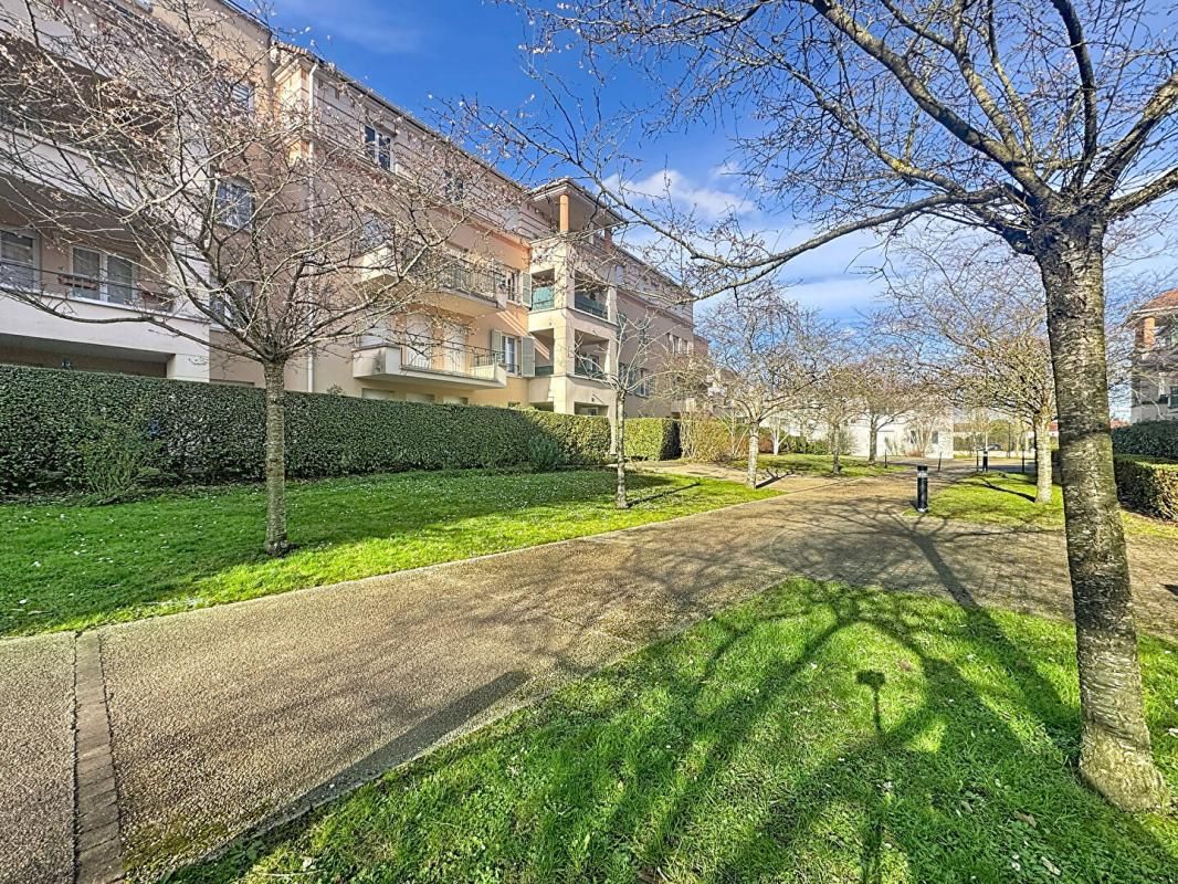 T3 OUEST AVEC BALCON  CHARME & CONFORT IMMÉDIAT