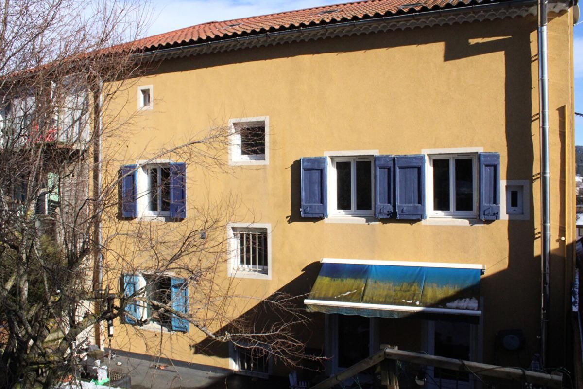 Maison  avec jardin , garage et appartement indépendant