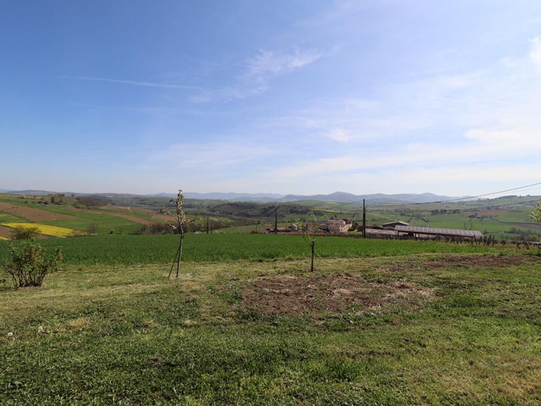 SAINT-VERAND Maison 6 pièces Saint Vérand  +/-120 m2 avec annexes et vue sur Monts du Lyonnais 4