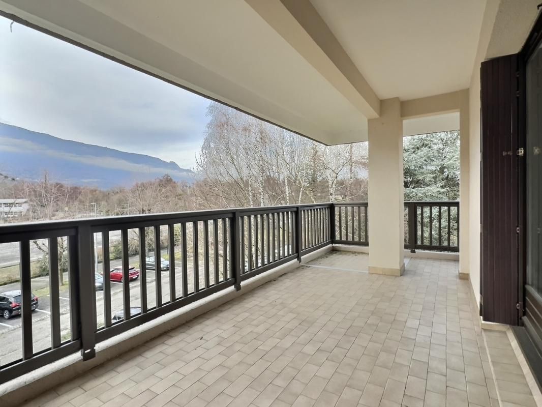 LA MOTTE-SERVOLEX Appartement La Motte Servolex 3 pièces 82 m2 avec terrasse 2