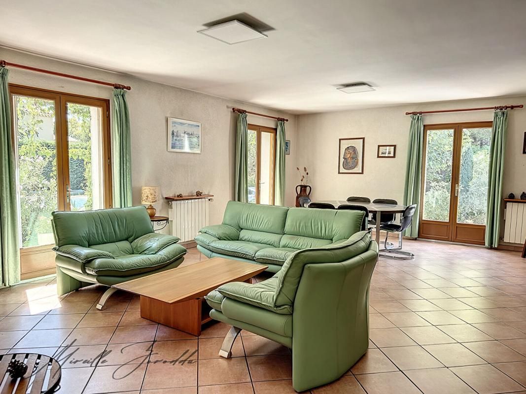 SAINT-REMY-DE-PROVENCE Saint Remy De Provence villa 5 pièces 128 m² avec piscine et dépendance 4