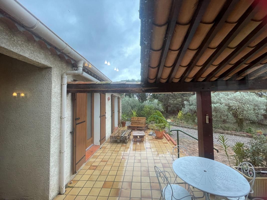 PEYRIAC-DE-MER Maison de plain pied avec un grand jardin arboré 4