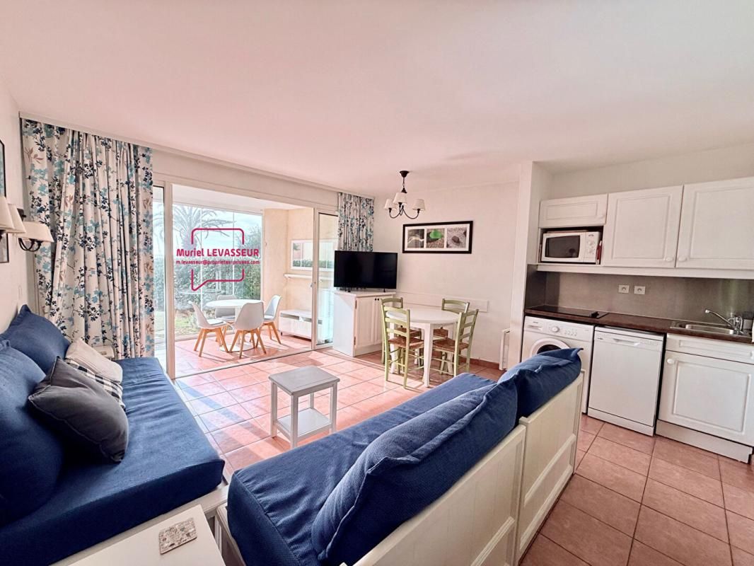 Appt T2 en rez de jardin vue mer - Parking privatif et piscine privee