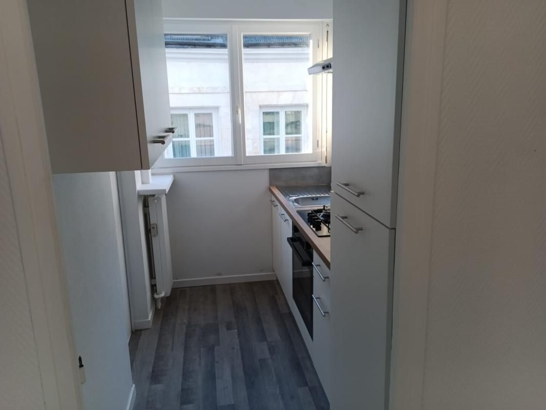 ORLEANS EXCLUSIVITE A VENDRE 45000 Orleans Appartement 2 pièces 37 M² ascenseur / parking 3