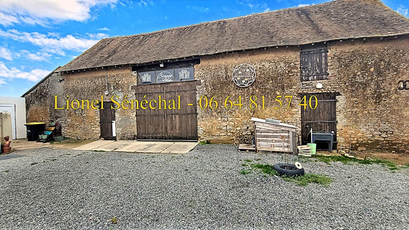 COURCEBOEUFS Longère rénovée et peu énergivore sans vis - à - vis avec des dépendances sur une parcelle de plus de 6 000 m2 3