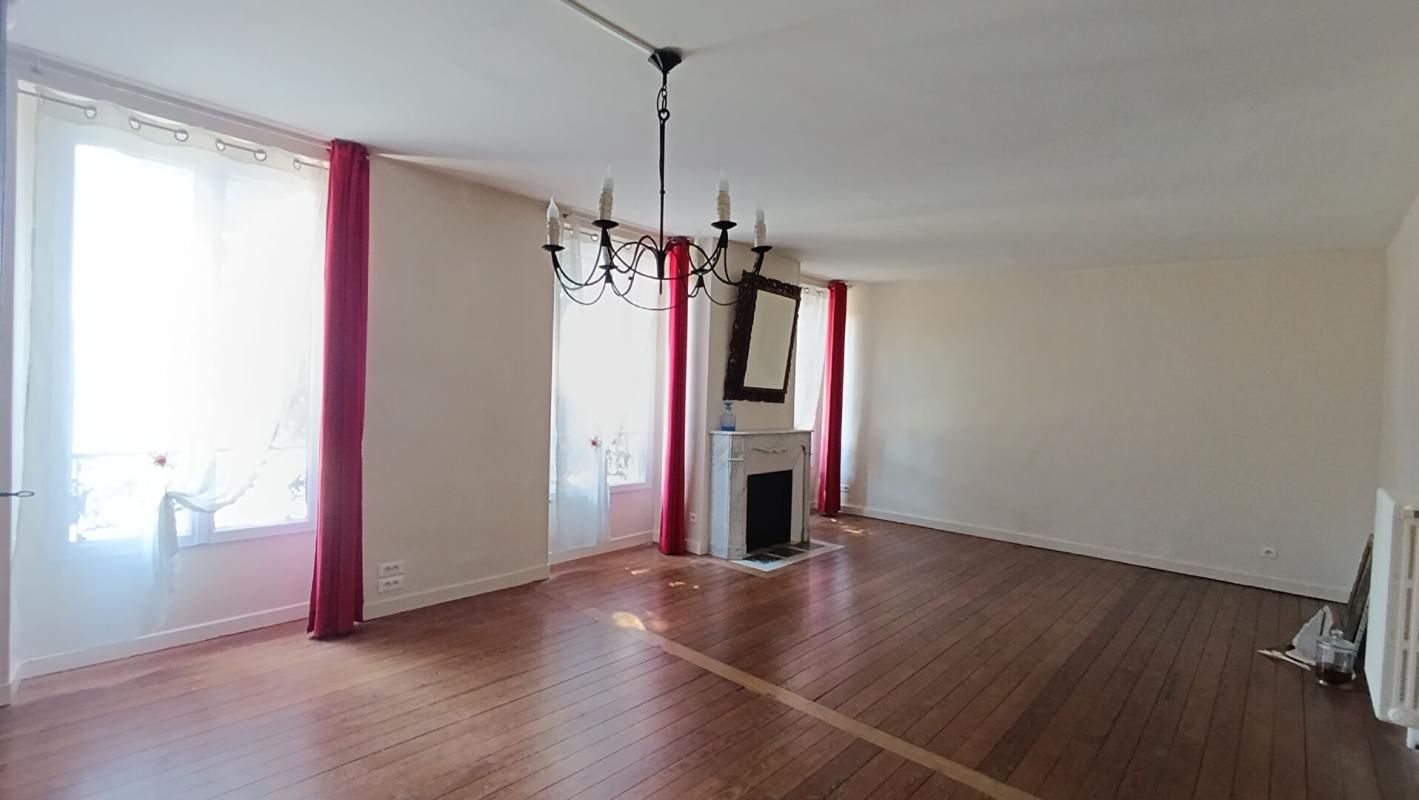 SEZANNE Maison 9 pièce(s) 201 m2 2