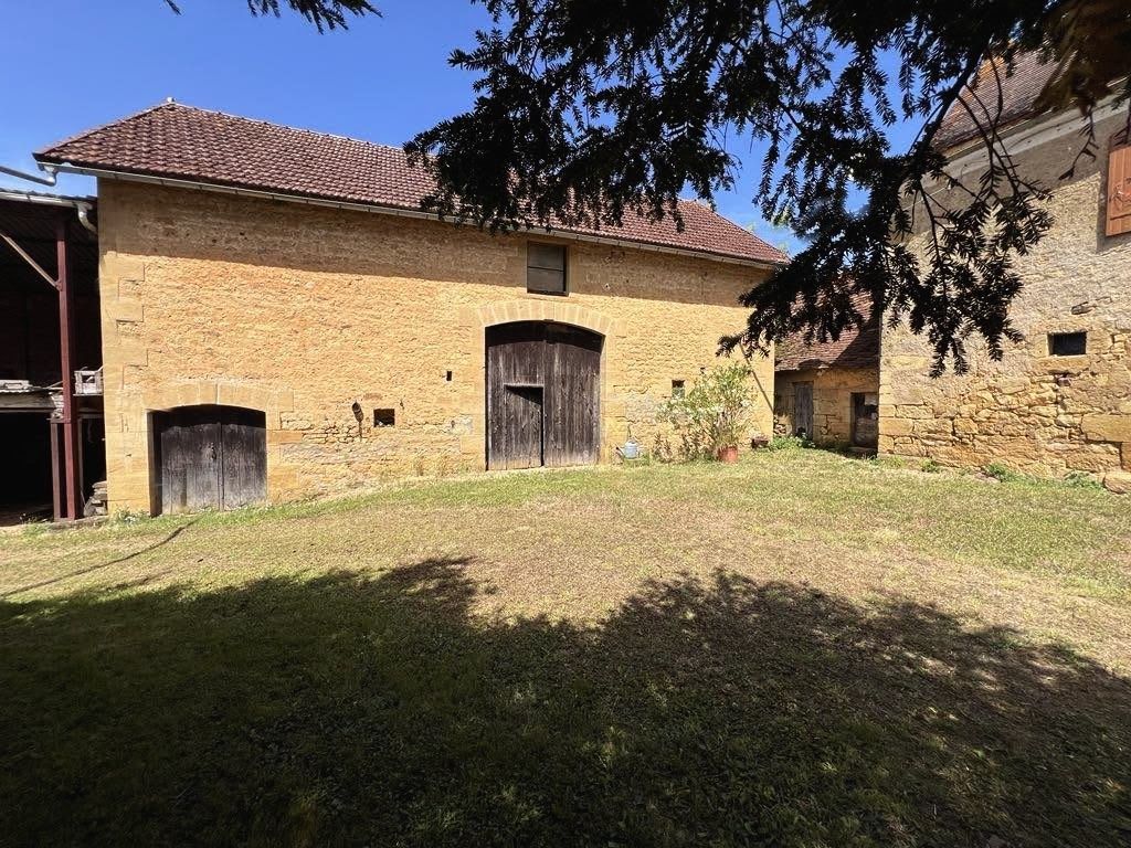 SAINT-SULPICE-D'EXCIDEUIL Corps de ferme en pierre à St Sulpice d'Excideuil de 120 m2 3