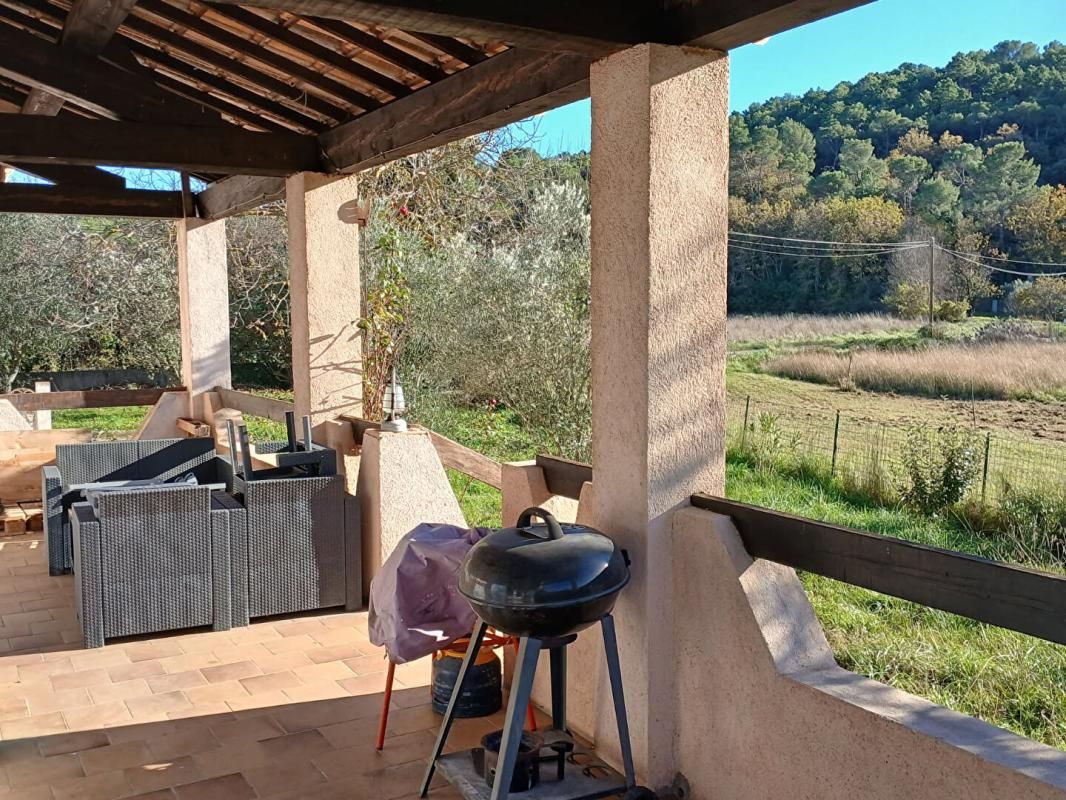 LE VAL Maison T5 de 161m², terrasses et garage sur 2075m² de terrain - LE VAL 2