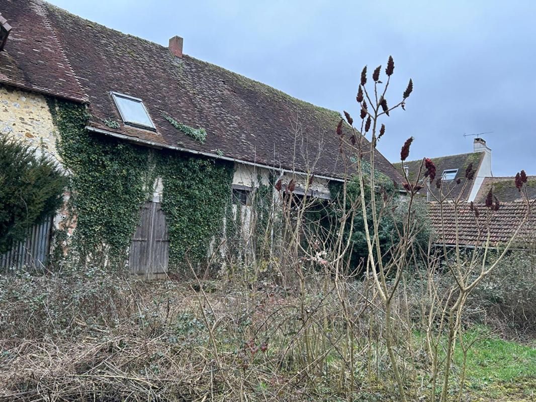 JOUY-LE-CHATEL CORPS DE FERME 300 m2 PRIX 115 000 3