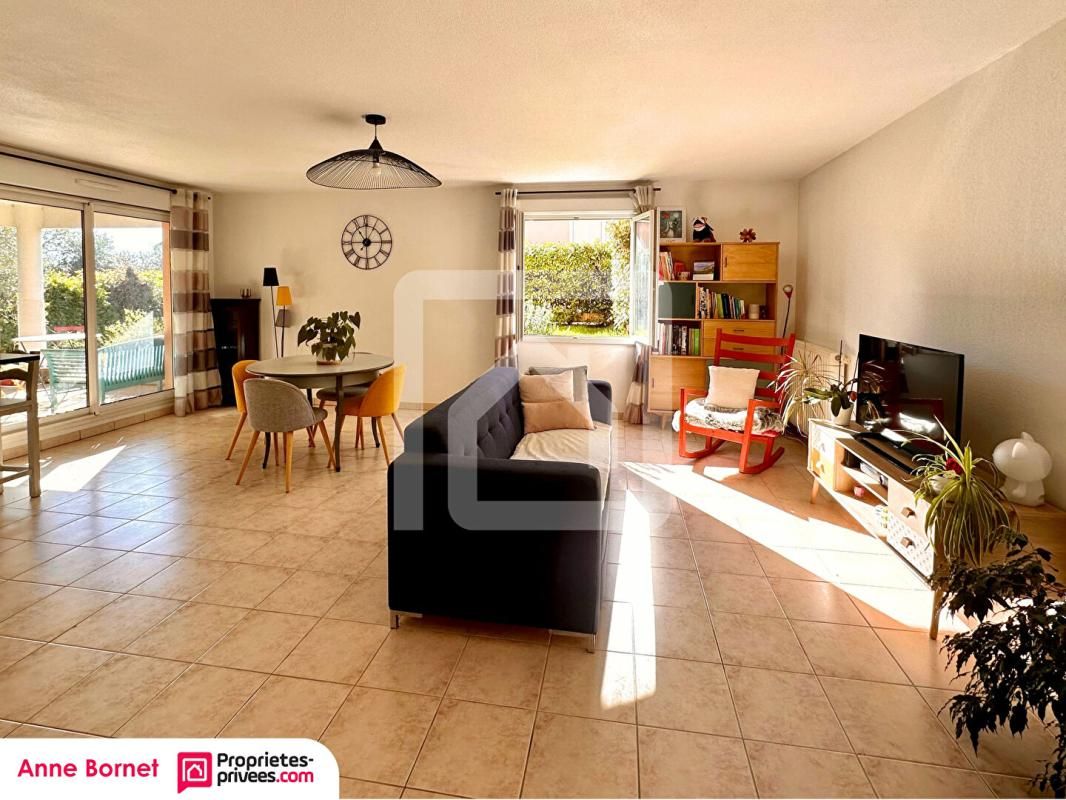 GRASSE Appartement 3 pièces en rez-de-jardin 70 m2, 2 parkings, piscines, tennis 2