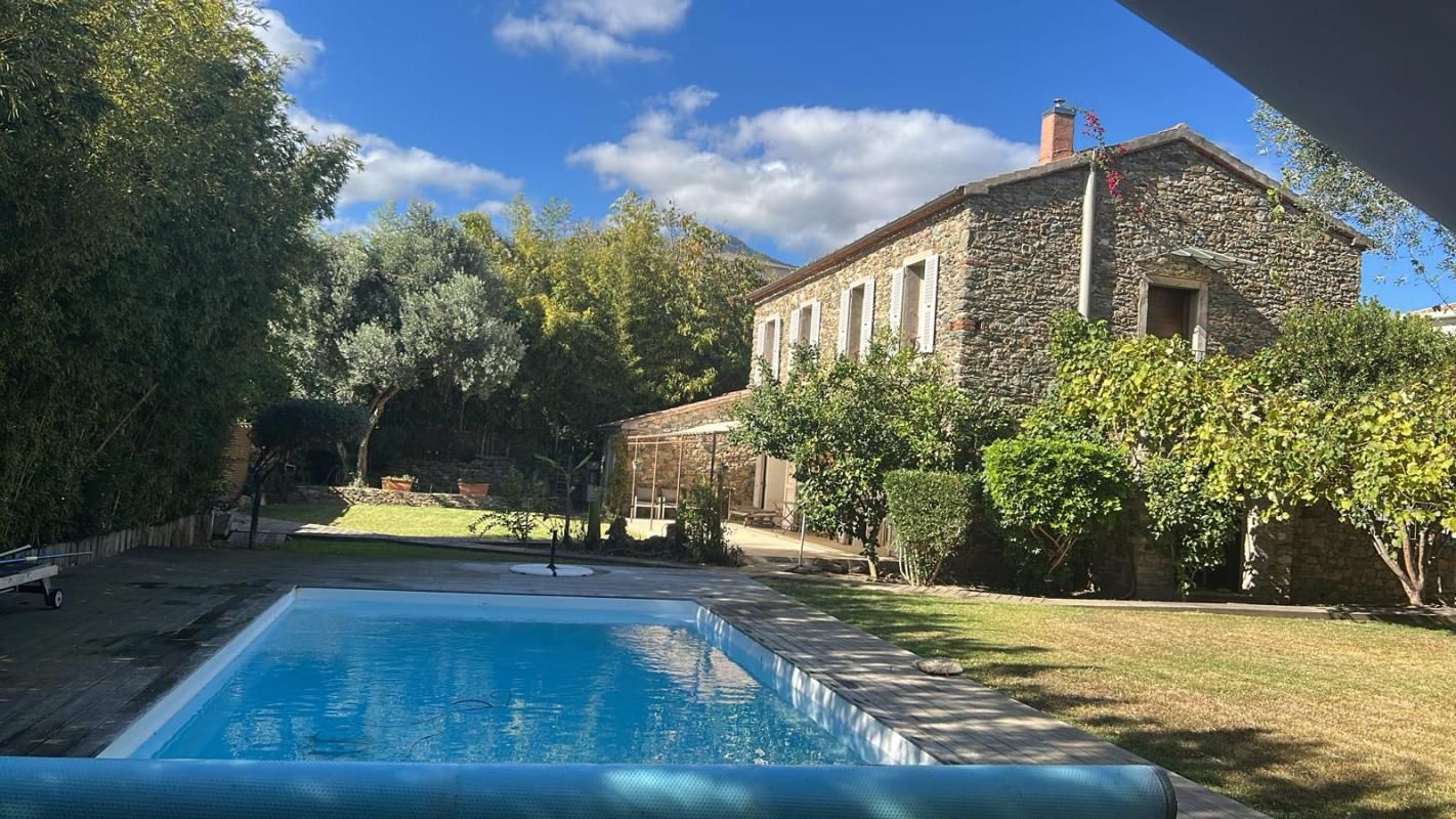 LUCCIANA UNE EXCEPTION EN PLEIN C?UR DE VILLE - Maison de caractère de 190m² avec piscine et jardin de 600m²cciana 6 pièce(s) 190 m2 1