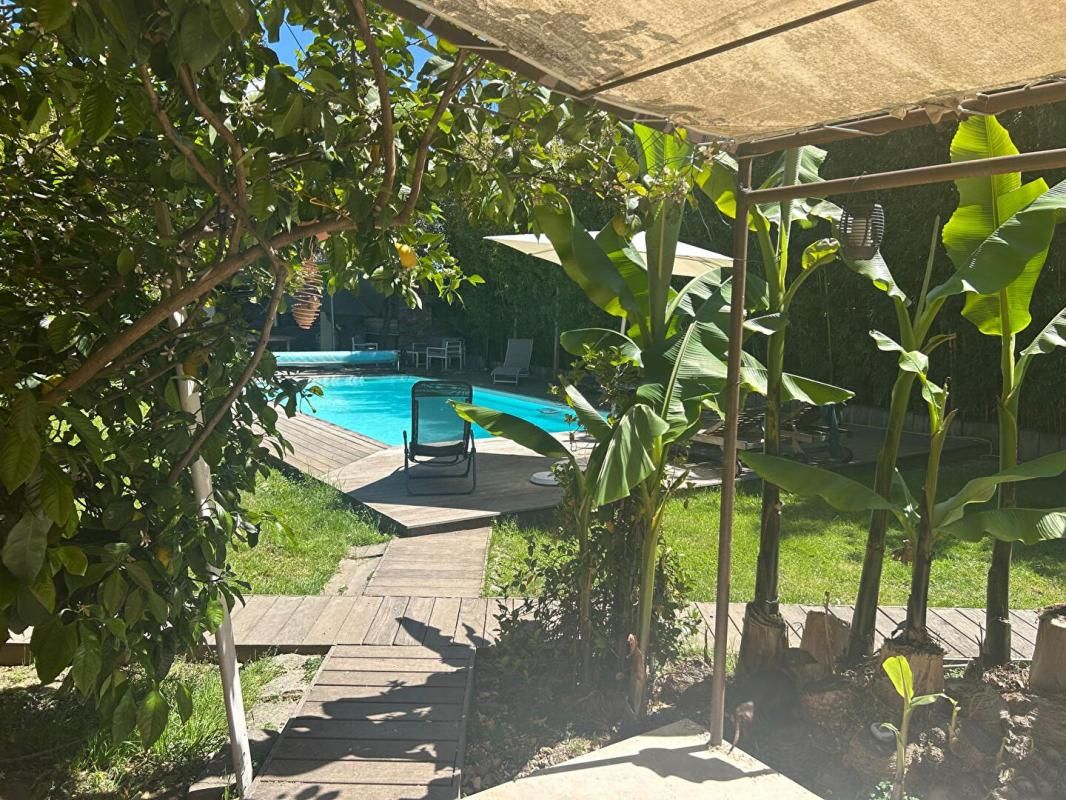 LUCCIANA UNE EXCEPTION EN PLEIN C?UR DE VILLE - Maison de caractère de 190m² avec piscine et jardin de 600m²cciana 6 pièce(s) 190 m2 3