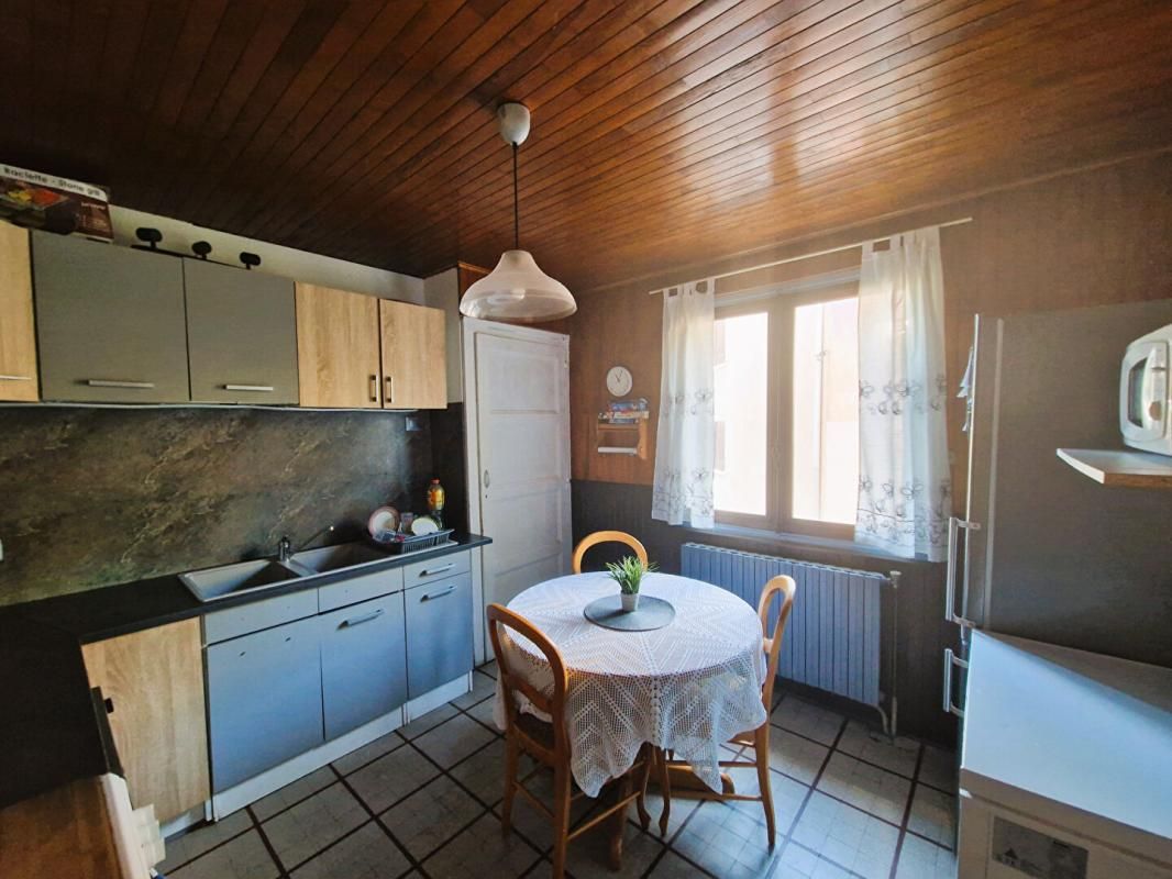 SAINT-MICHEL-DE-MAURIENNE Maison  7 pièces 199 m2 3