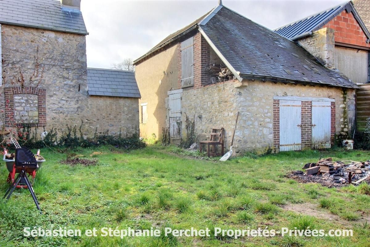 PATAY Maison en pierres à rénover sur un terrain d'environ 308 m2 3