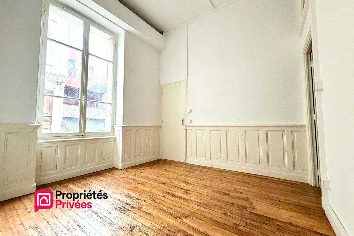 ROYAT T2 à vendre de 40m² avec dépendance de 14m² à ROYAT 63130 3