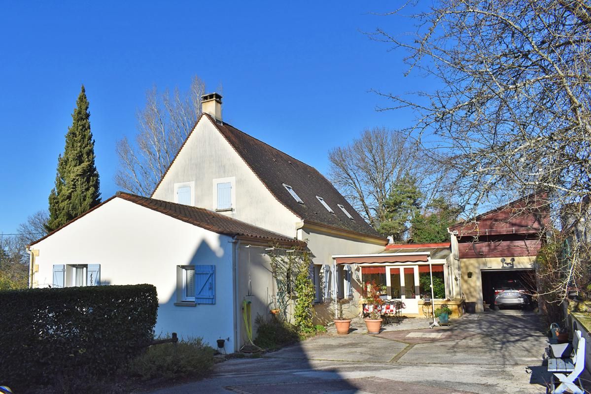 SARLAT-LA-CANEDA Sarlat La Caneda  Maison 5 pièce(s) 201 m2 3