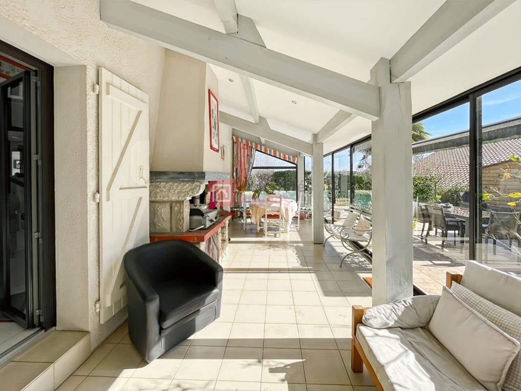 USTARITZ Maison familiale avec jardin, piscine et grand sous-sol à Ustaritz 3