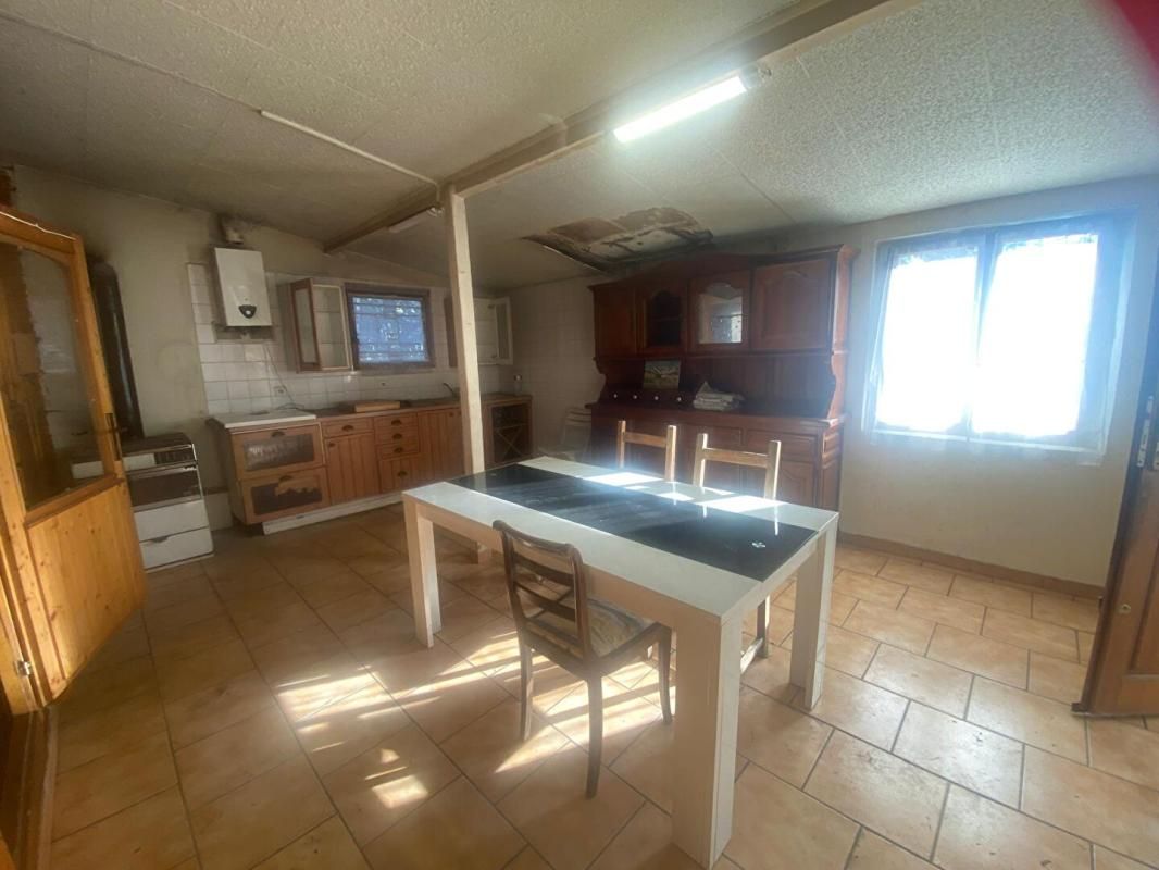 SAINT-CHAMAS Maison en pleine colline à Cornillon Confoux 4