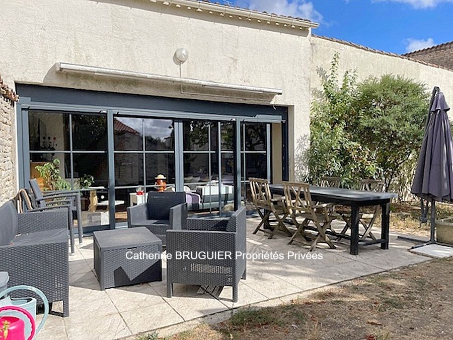 Grande maison familiale au coeur du village - 7 chambres - Jardin clos sans vis-à-vis