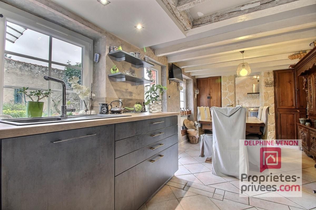 SAINT-BENOIT-SUR-LOIRE Exclusivité - Maison de ville sur un terrain de 378 m² au coeur du bourg de Saint Benoît sur Loire+ garage et 2 lavoirs 4