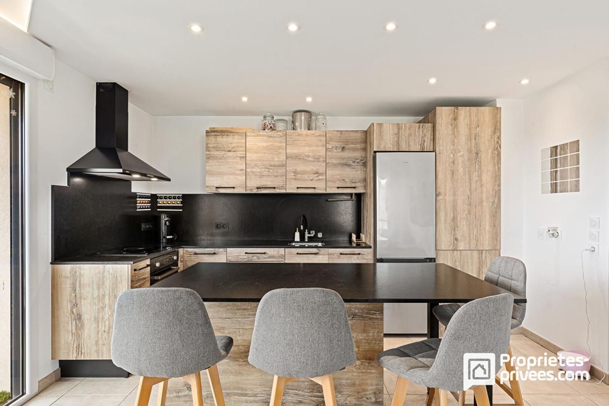 GRASSE Superbe appartement T2 à Grasse sud accès pénétrante 3