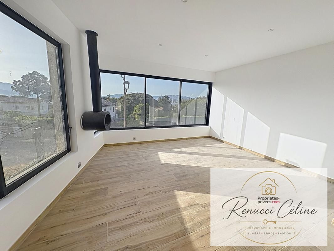 GROSSETO-PRUGNA Superbe T3 de 114 m² avec roof top de 19 m² 2