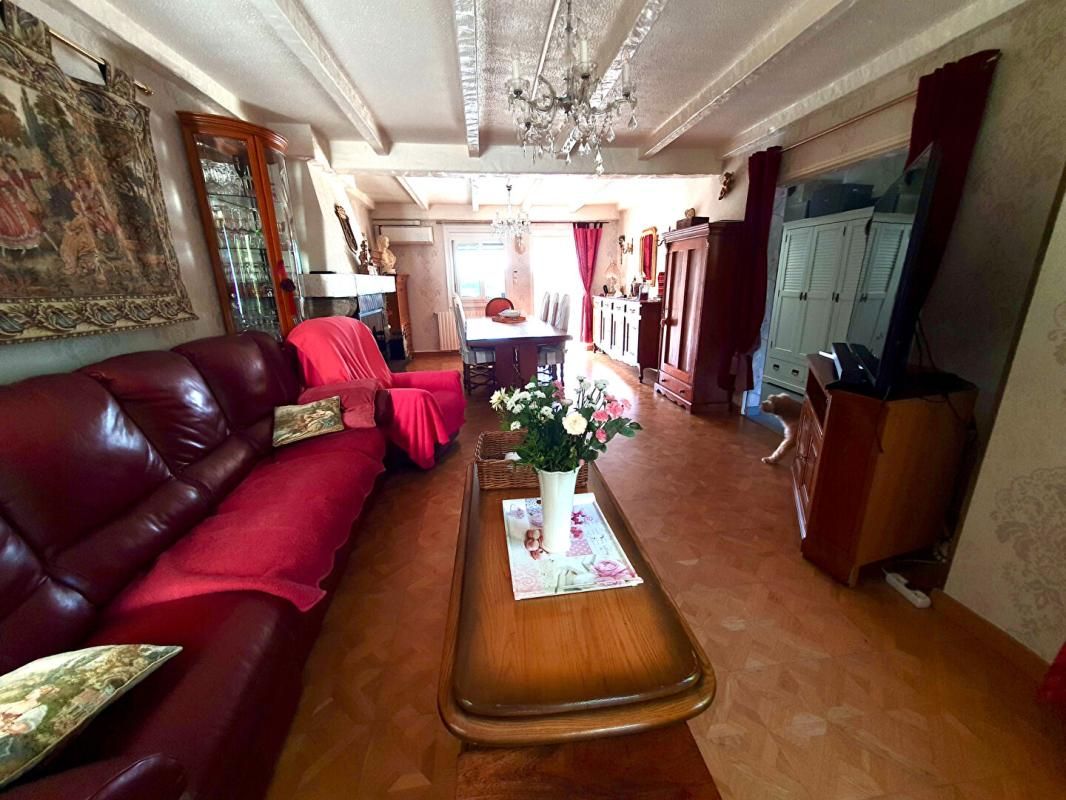 SAINTE-REINE-DE-BRETAGNE Jolie maison néo-bretonne avec étang, dépendances & 2 hectares de terrain, pré inclut. Sans vis-à-vis 4