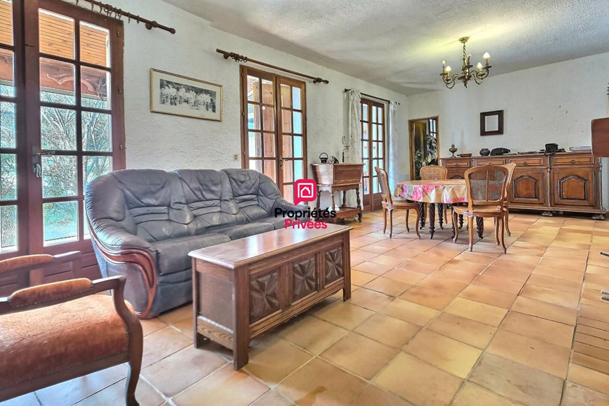 Maison 3 chambres - 120 m² avec jardin et garage à Claret