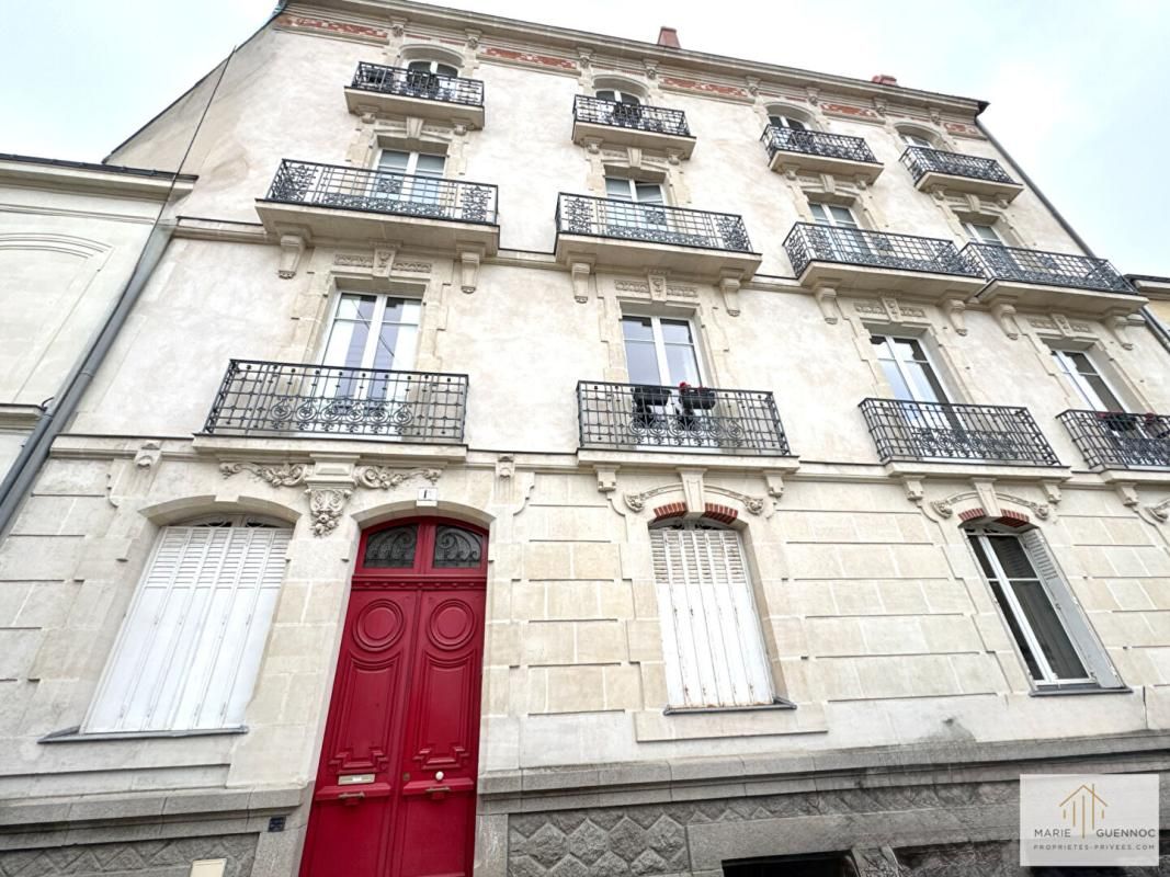 NANTES Bel appartement dans passage privé du triangle d'or 2
