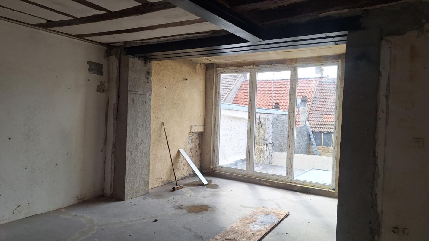 CHEVREUSE Appartement  1 pièce(s) 31 m2 au 1er étage A Rénover 1