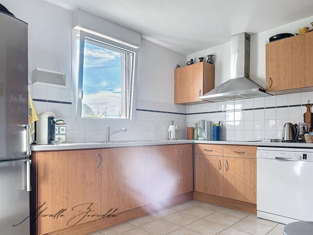 JONQUIERES-SAINT-VINCENT A VENDRE VILLA Jonquieres Saint Vincent 4 piéces de 124m² avec véranda, parking et terrasse 2