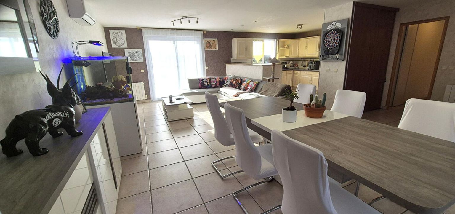 SAINT-DIZIER Superbe Pavillon Individuel de Plain-pied de 117 m² Entièrement Rénové avec sa Cour avant de 100 m², Patio, Terrasse avec Barbecue, SPA Massant de 6 Personnes, Terrain de Pétanque, Garage de 29 m² et un joli Terrain Clos, Arboré et entretenu de 1600 m² 4