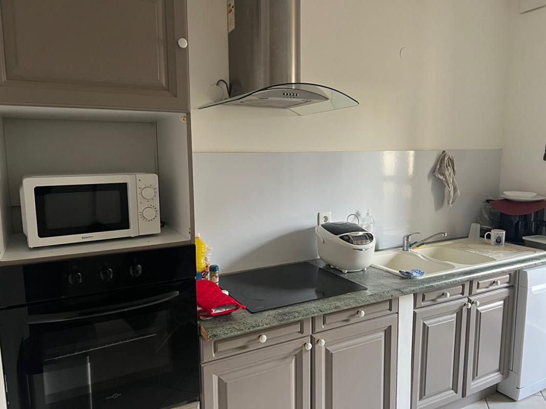 SETE Appartement 3 pièce(s) 2