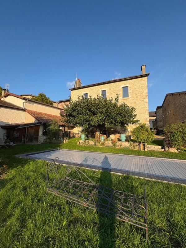 REVONNAS Maison en pierres dans le Revermont 2