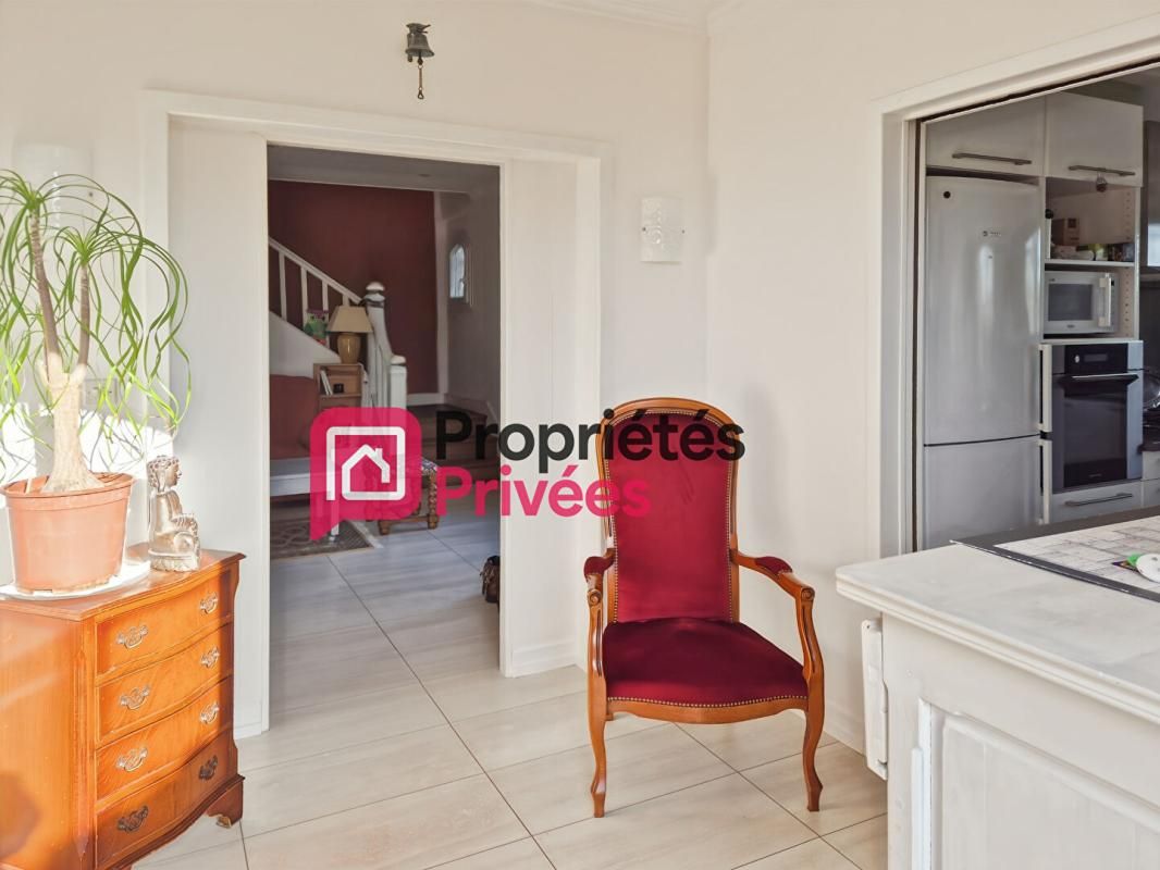 BAZAS Proche centre Bazas - Maison familiale de 170 m2 à 40 mn de Bordeaux 3