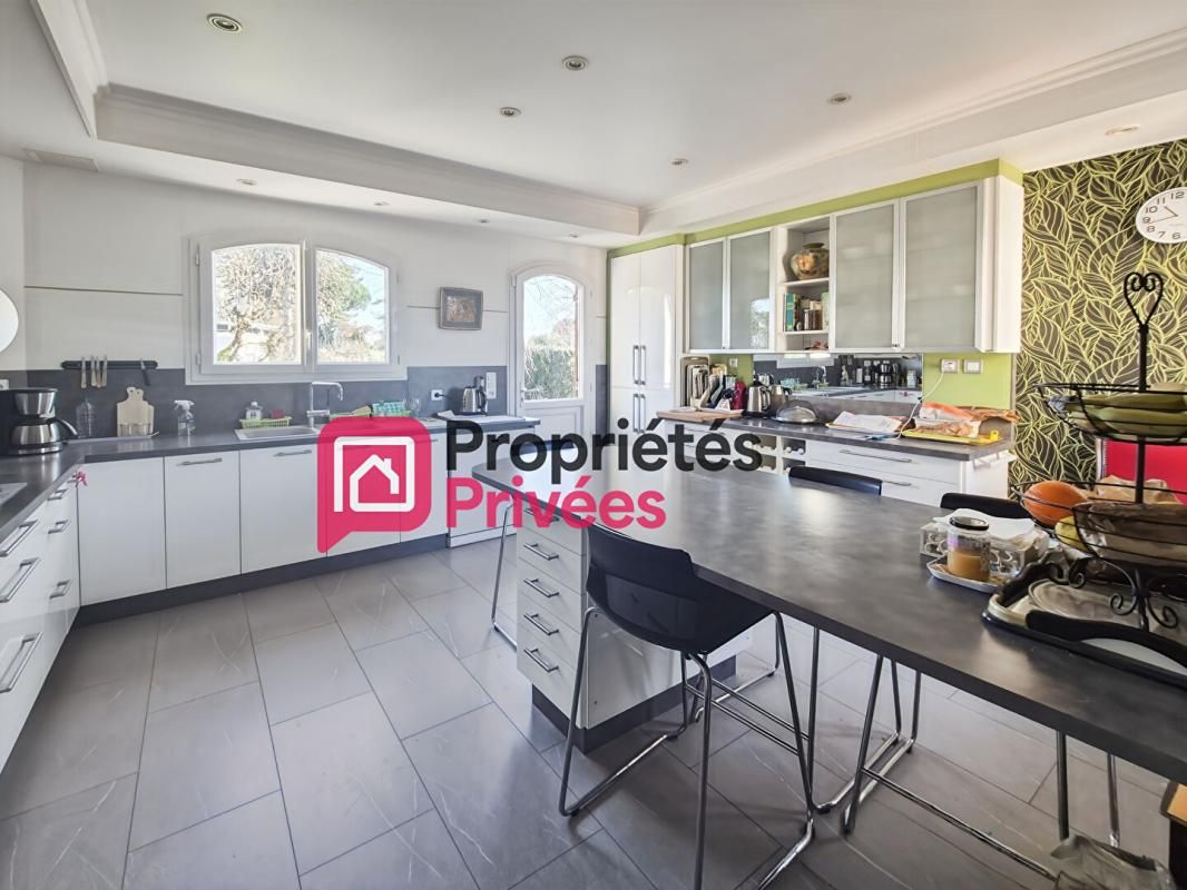 BAZAS Proche centre Bazas - Maison familiale de 170 m2 à 40 mn de Bordeaux 4