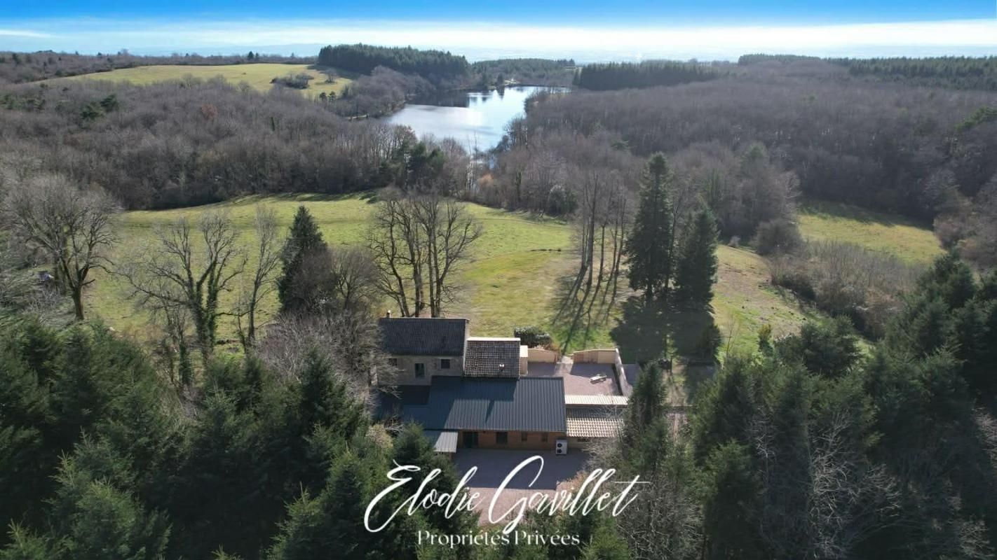 SAINT-DENIS Propriété de caractère avec vue imprenable sur le lac de Saint Denis (11310) 1