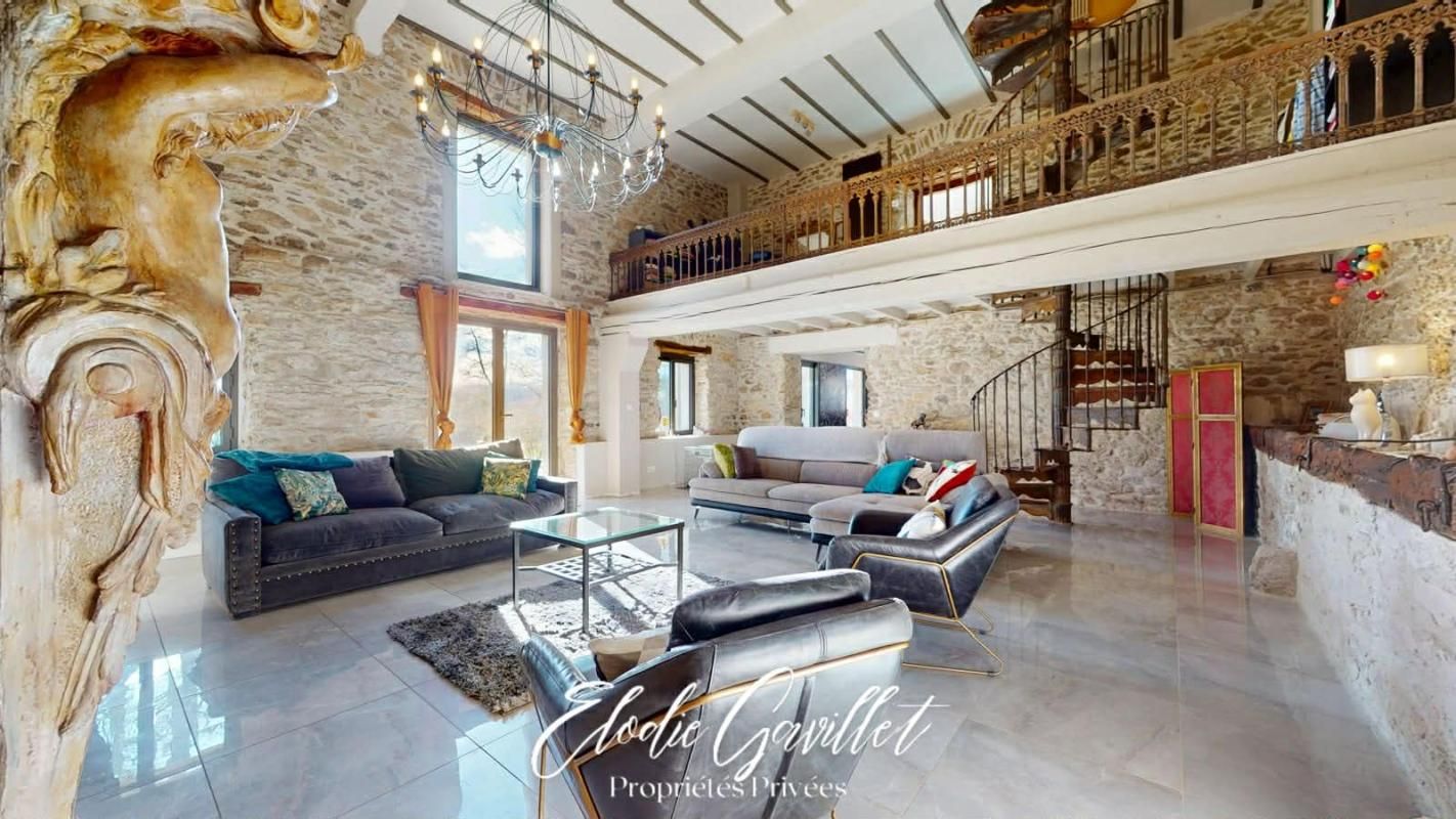 SAINT-DENIS Propriété de caractère avec vue imprenable sur le lac de Saint Denis (11310) 2