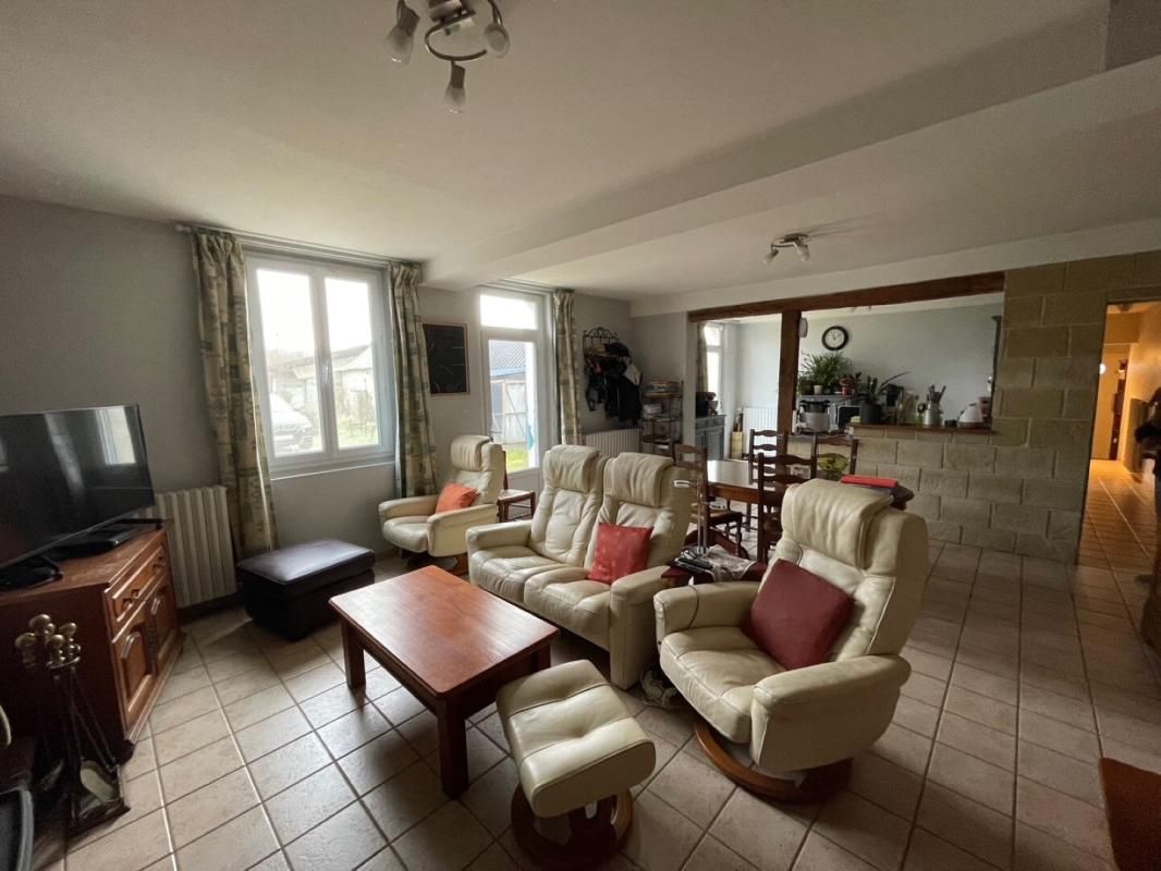 SAINT-PHILBERT-DU-PEUPLE Maison Saint Philbert Du Peuple 8 pièce(s) 120 m2 3