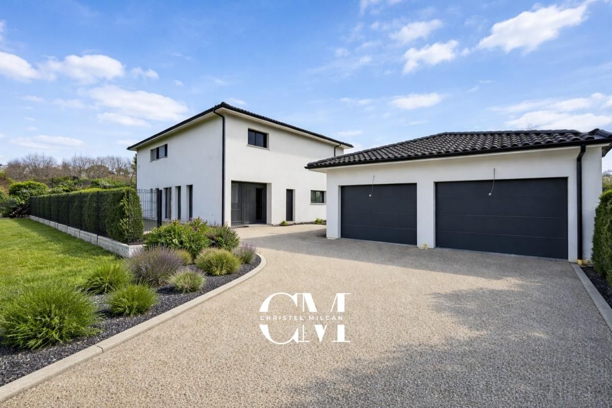 CAMBLANES-ET-MEYNAC Villa neuve Camblanes 8 pièces 216 m2, 5 chambres, piscine et garage 2